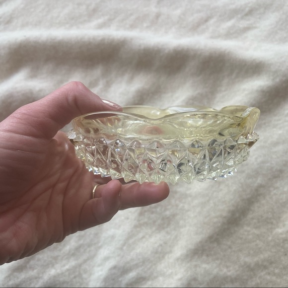 Vintage cut-glass candy dish - Picture 3 of 3